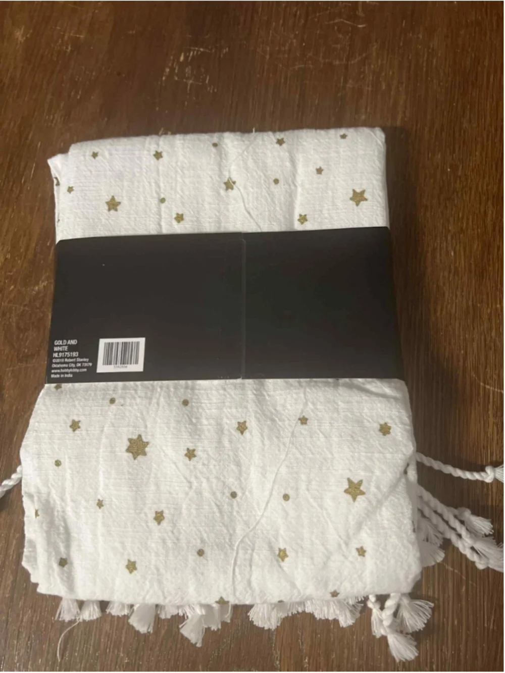 Robert Stanley Gold Star Table Throw 40”x40” White Fringe Christmas Holiday NEW